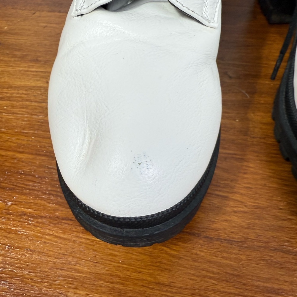 Mia women’s white & black lace up/side zipper combat/moto heeled boots. Size 8 - Picture 6 of 13